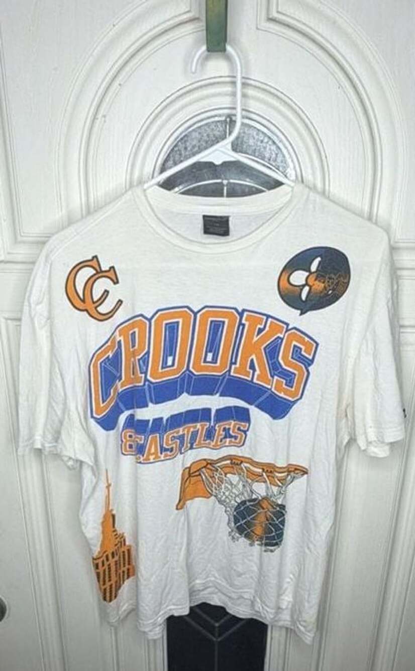 Crooks & Castles T-Shirt Size L White Basketball Graphic